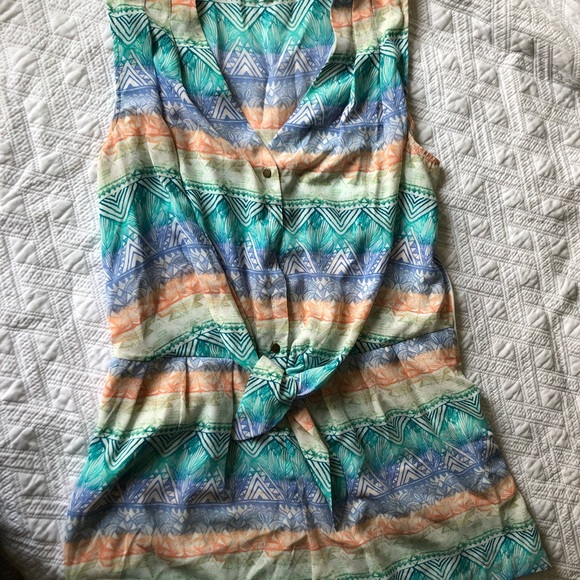 Patterned Tie-front Romper - Picture 4 of 4